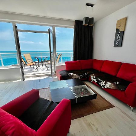 Modern Beachfront Apartment With Pool 라브다 외부 사진
