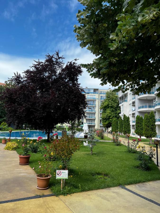 Modern Beachfront Apartment With Pool 라브다 외부 사진