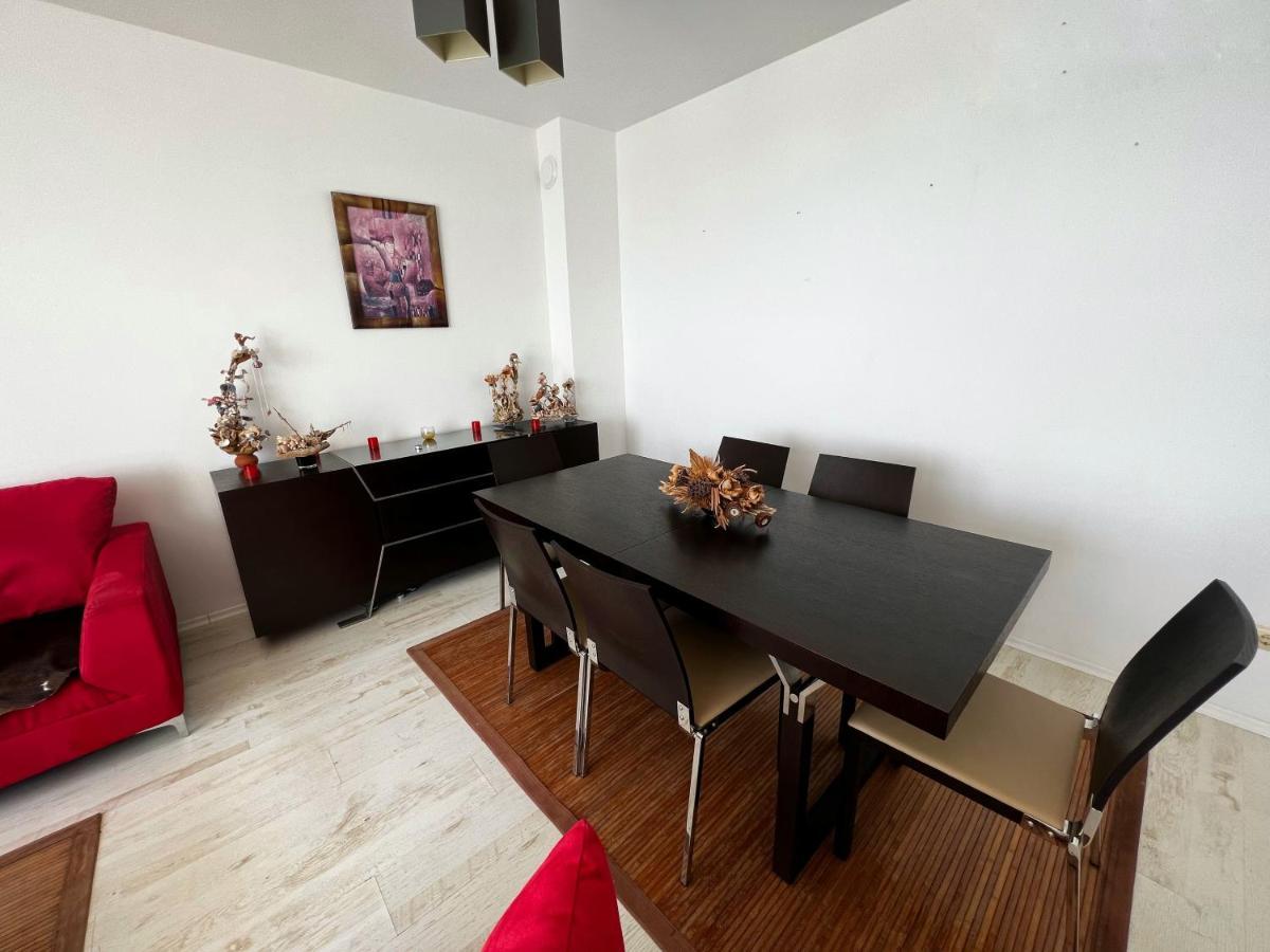 Modern Beachfront Apartment With Pool 라브다 외부 사진