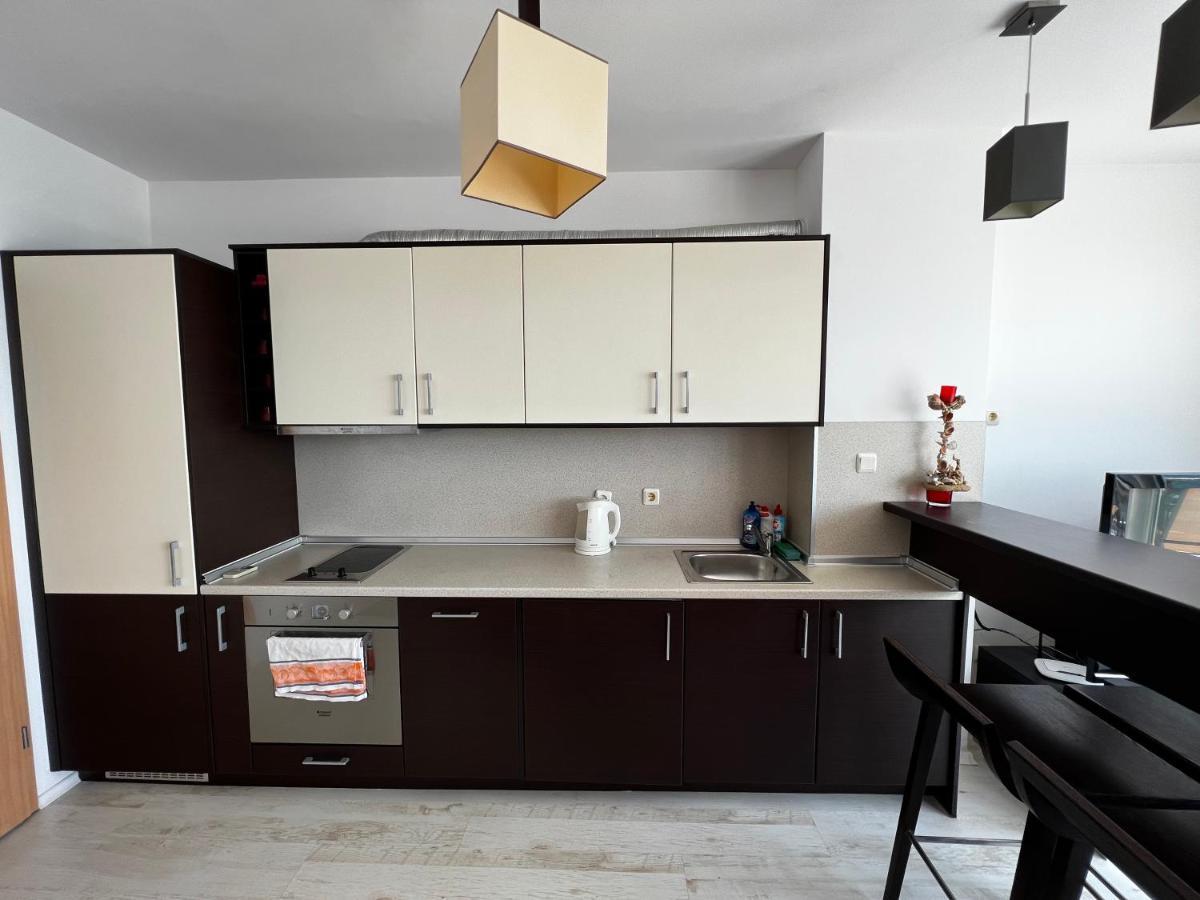 Modern Beachfront Apartment With Pool 라브다 외부 사진